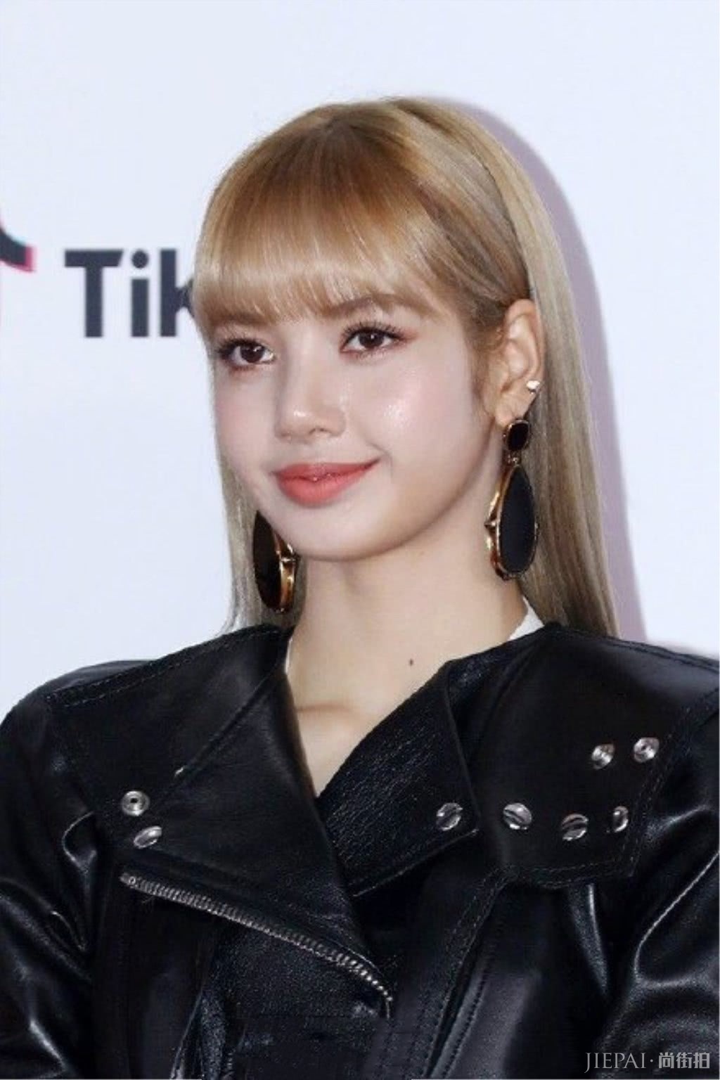 Ůblackpink̺ͬ˭
